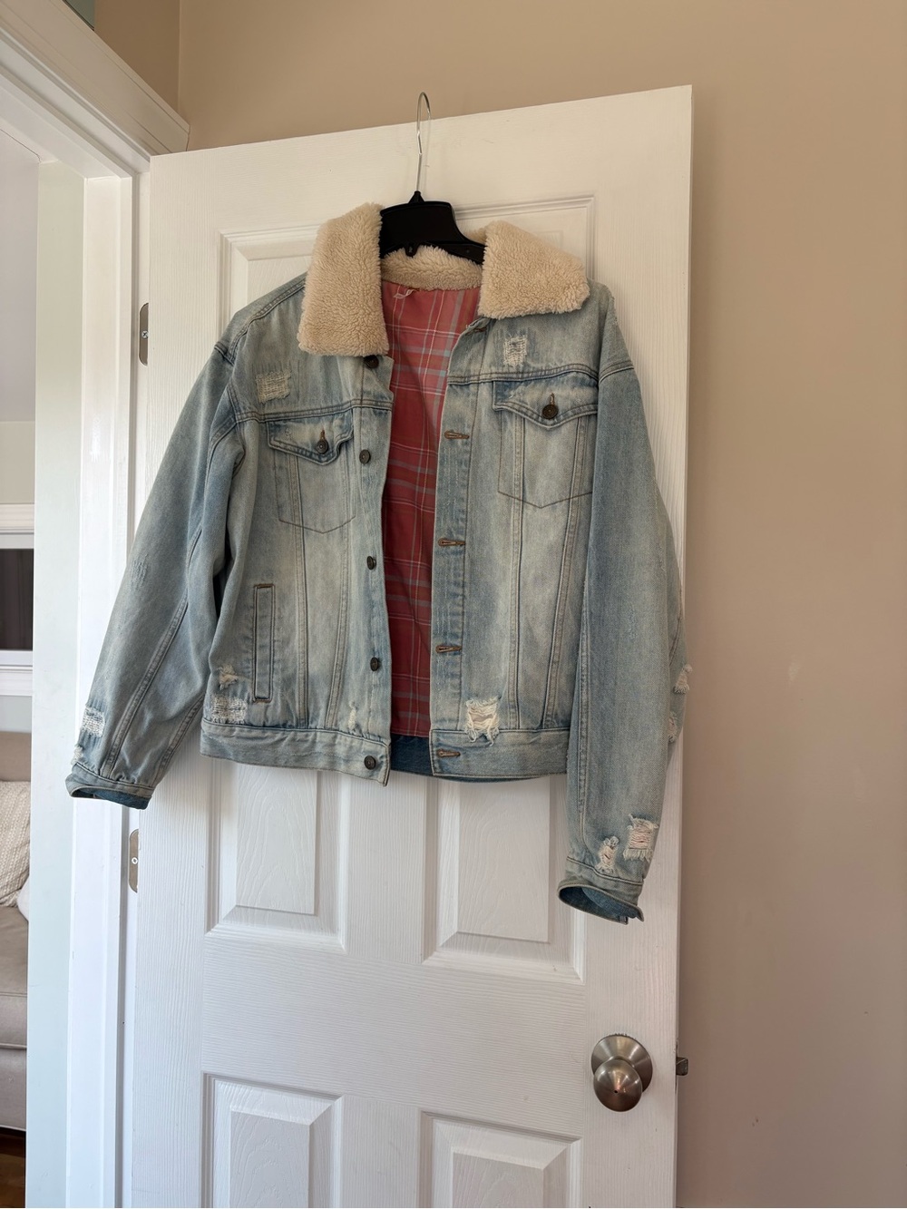 Free People Women’s Light Wash Denim Jacket with Sherpa Collar - Blue- medium